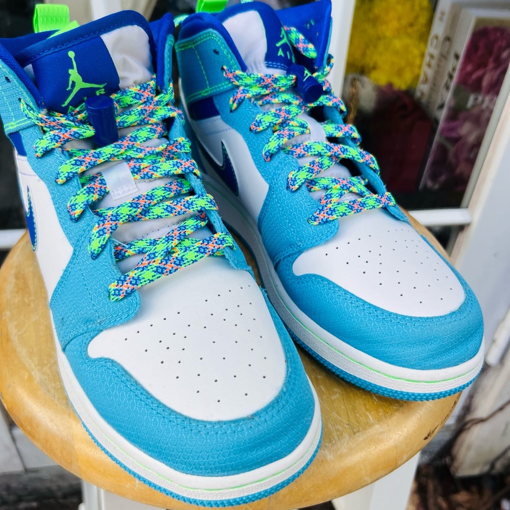 Nike Air Jordan Mid 1 “Sprite” Sneakers White Blue Green Excellent Shape! - Picture 3 of 13